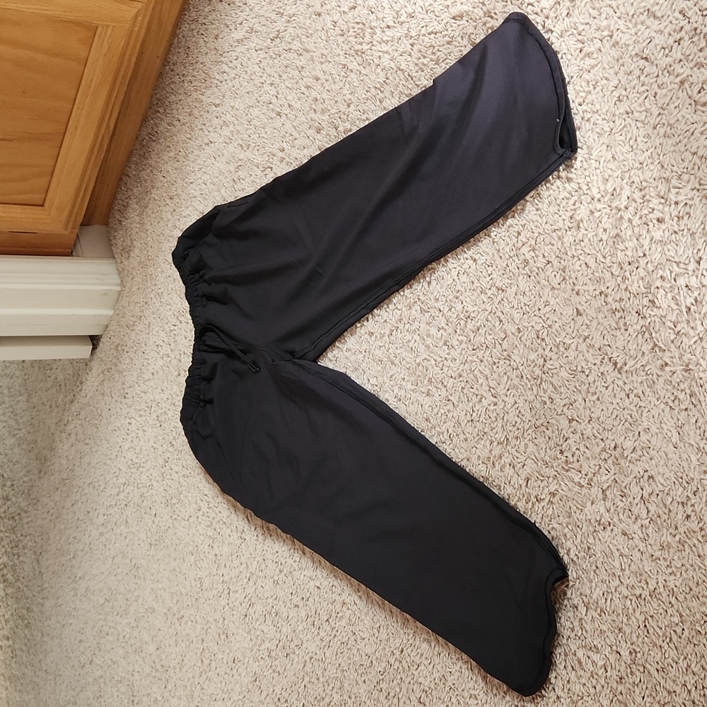 Lululemon size 4 black pants